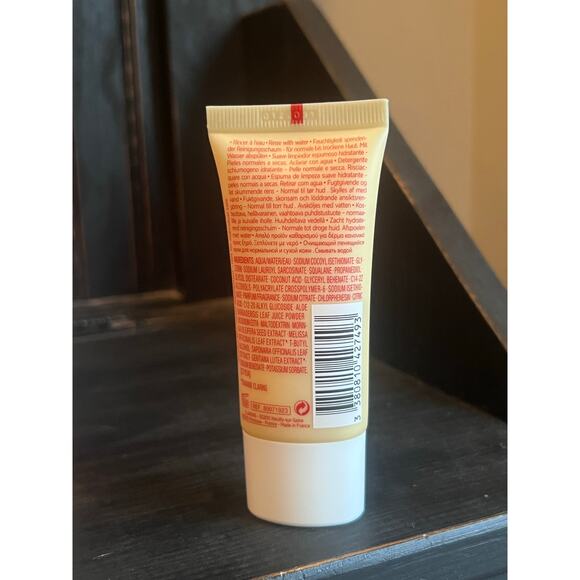 Clarins Hydrating Gentle Foaming Cleanser 1 oz Travel Size - Picture 2 of 2